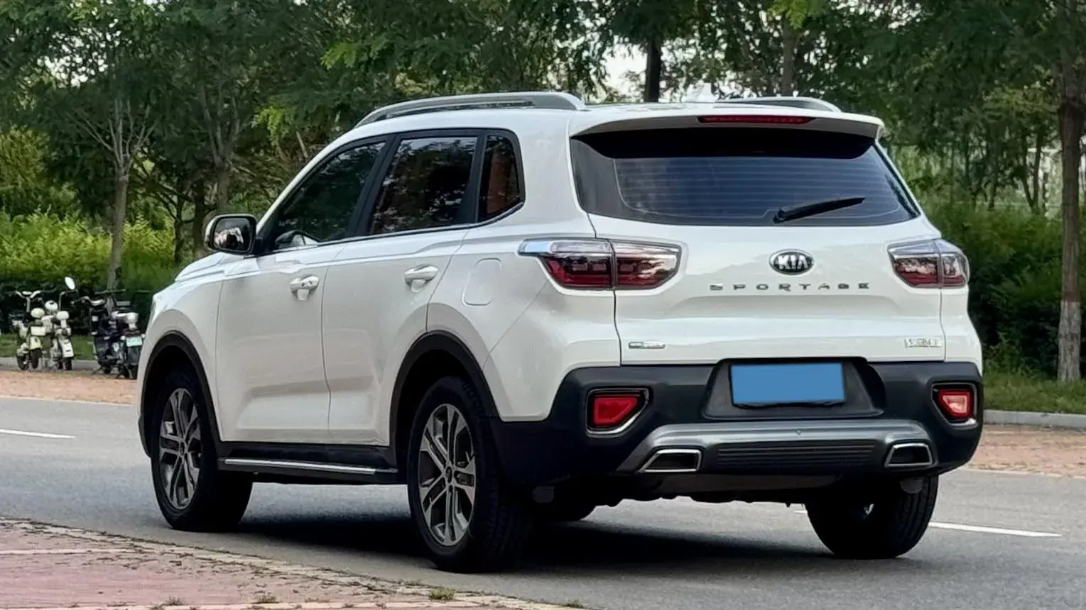 2018 KIA SPORTAGE thumbnail 4