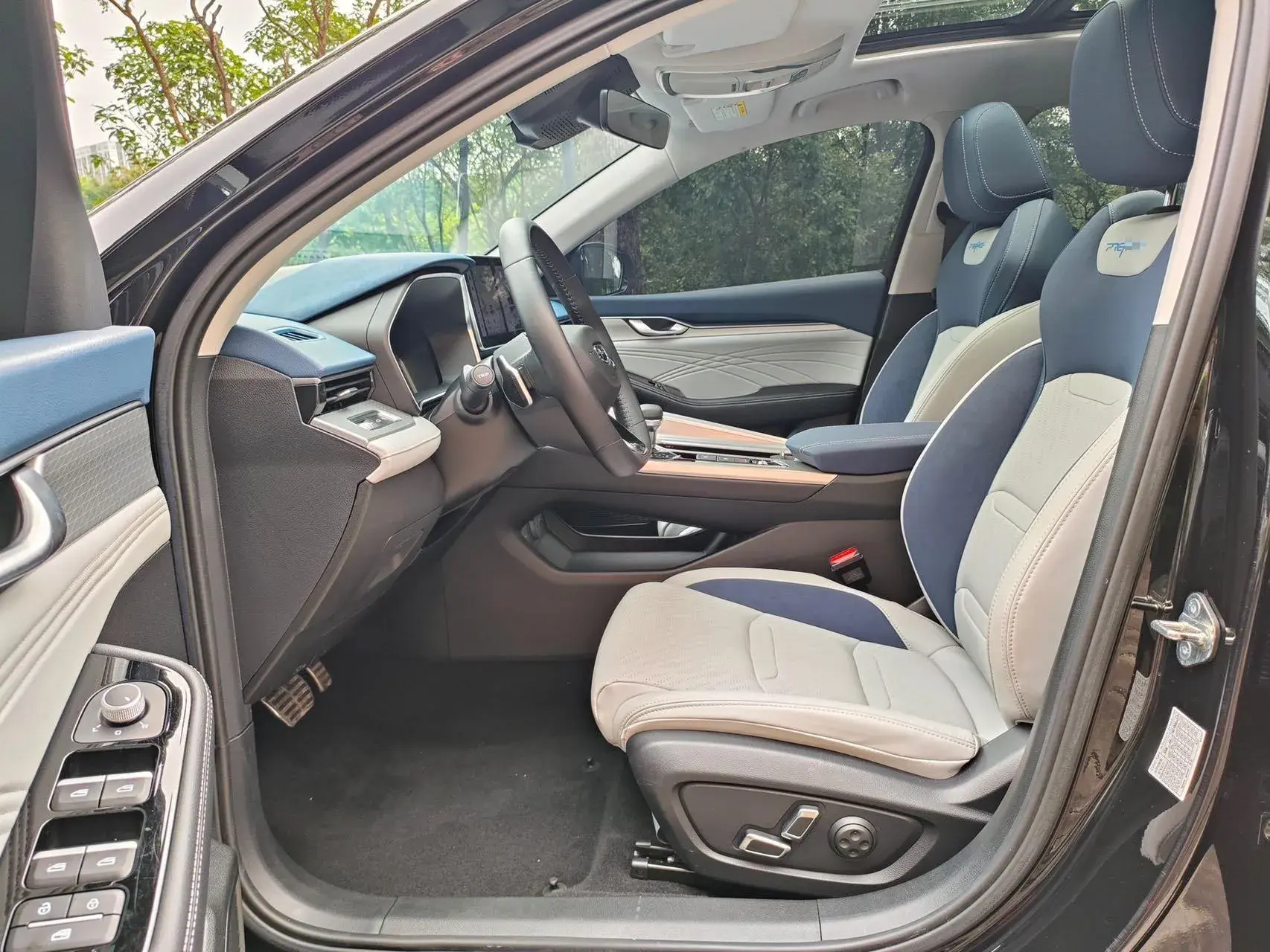 2023 GEELY PREFACE thumbnail 4