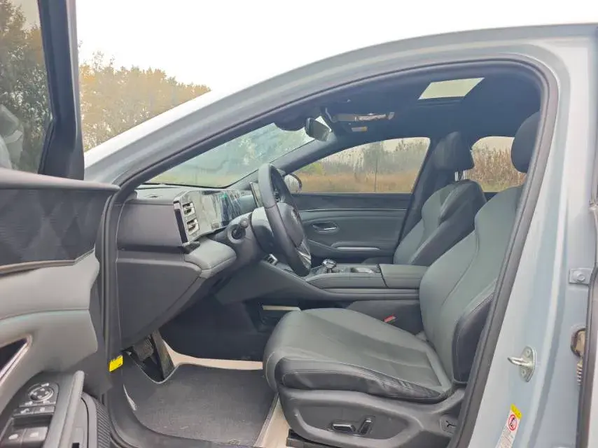 2024 BYD QINL thumbnail 2