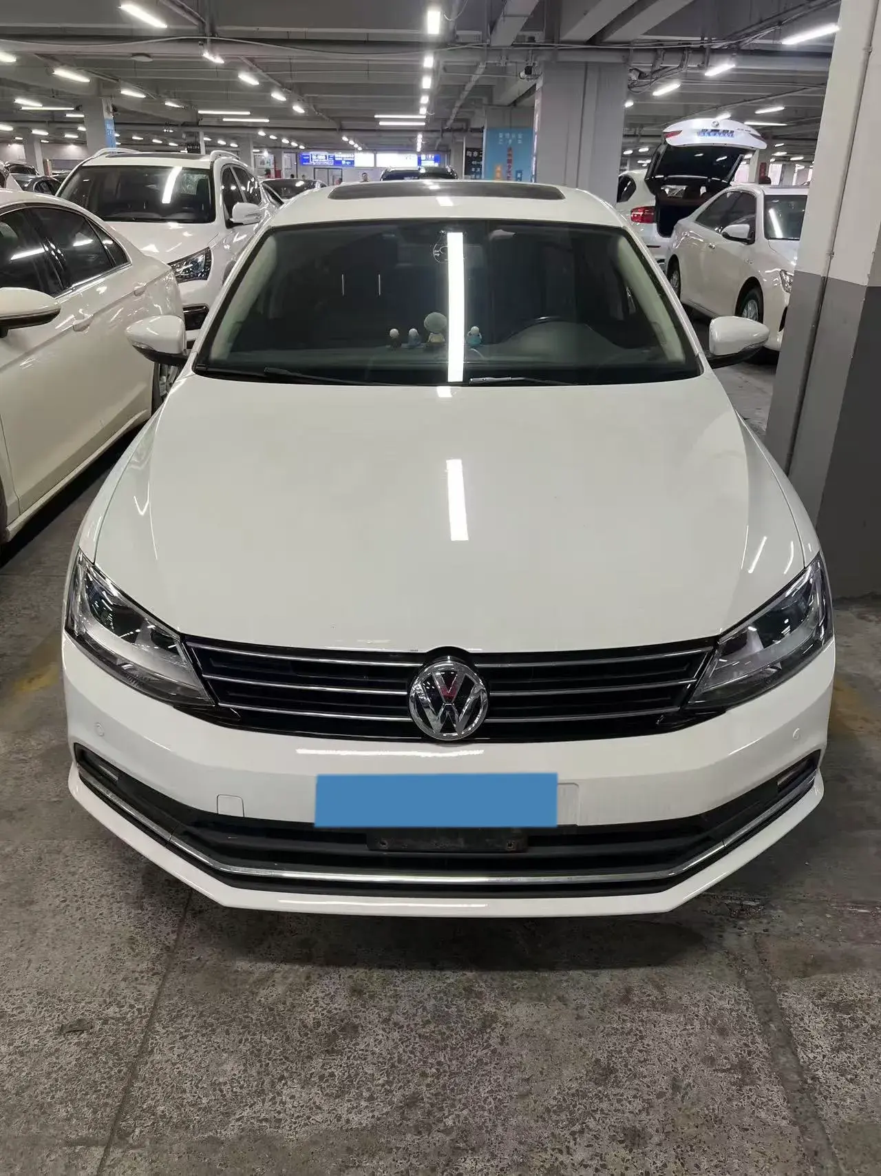 2018 VOLKSWAGEN SAGITAR thumbnail 2