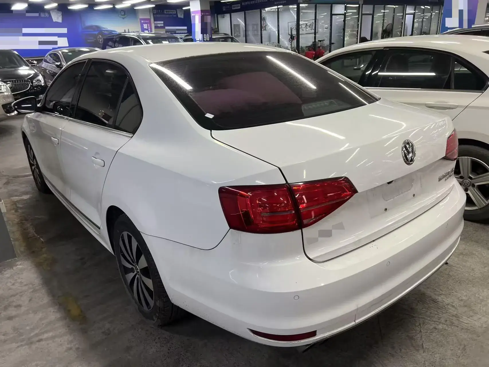 2018 VOLKSWAGEN SAGITAR thumbnail 4