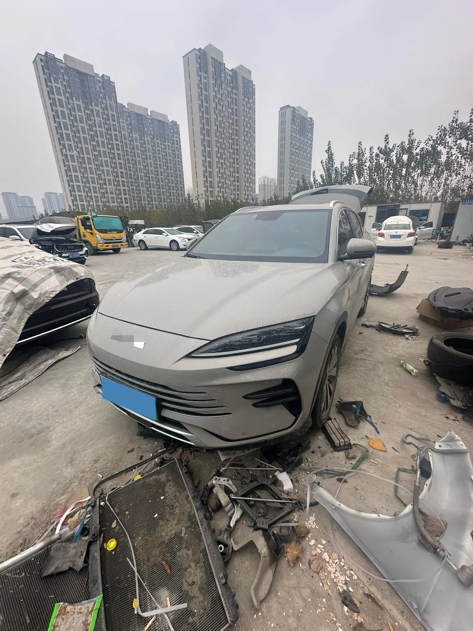 2024 BYD SONG view 1