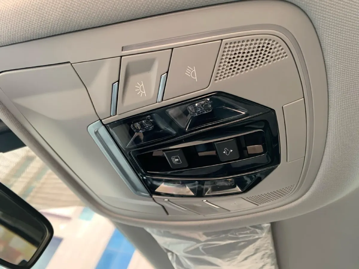 2021 Chery Tiggo 8 2.0T 254HP L4 7DCT,autocango,china used car exporter,china ev exporter,chinese used car exporter,chinese used ev exporter