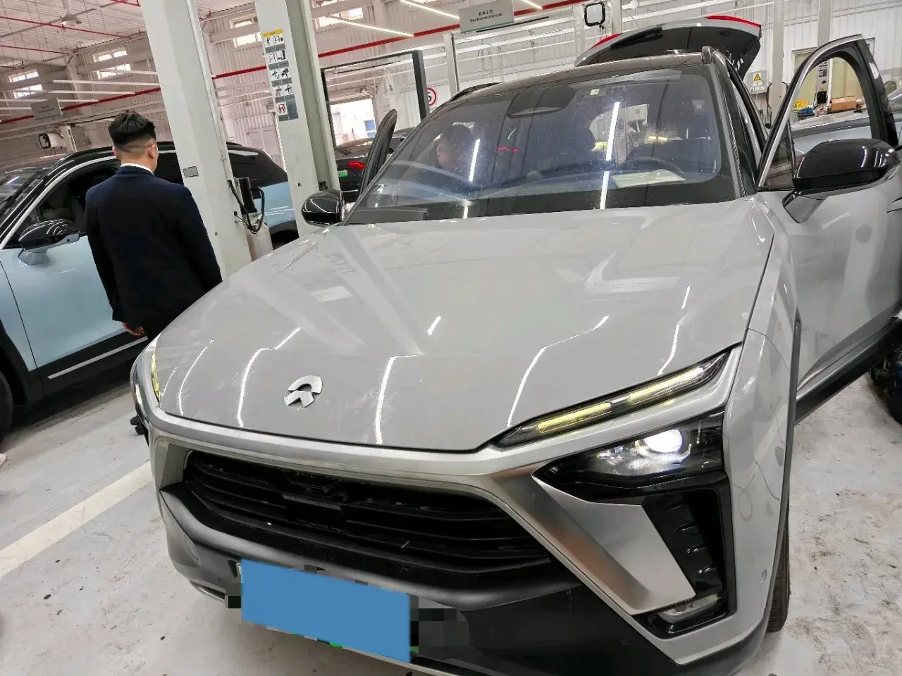 2020 NIO ES8 thumbnail 2