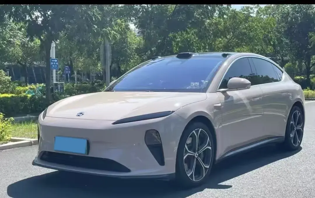 2024 NIO ET5 view 1