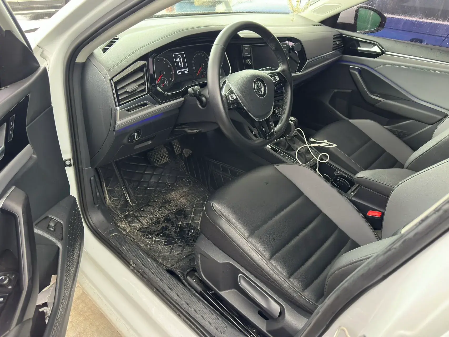 2020 VOLKSWAGEN SAGITAR thumbnail 3