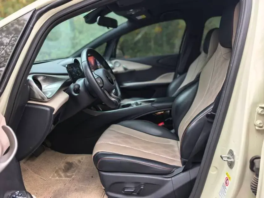 2023 BYD DOLPHIN thumbnail 4