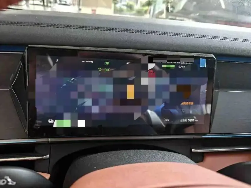 2025 BYD TANGL thumbnail 4