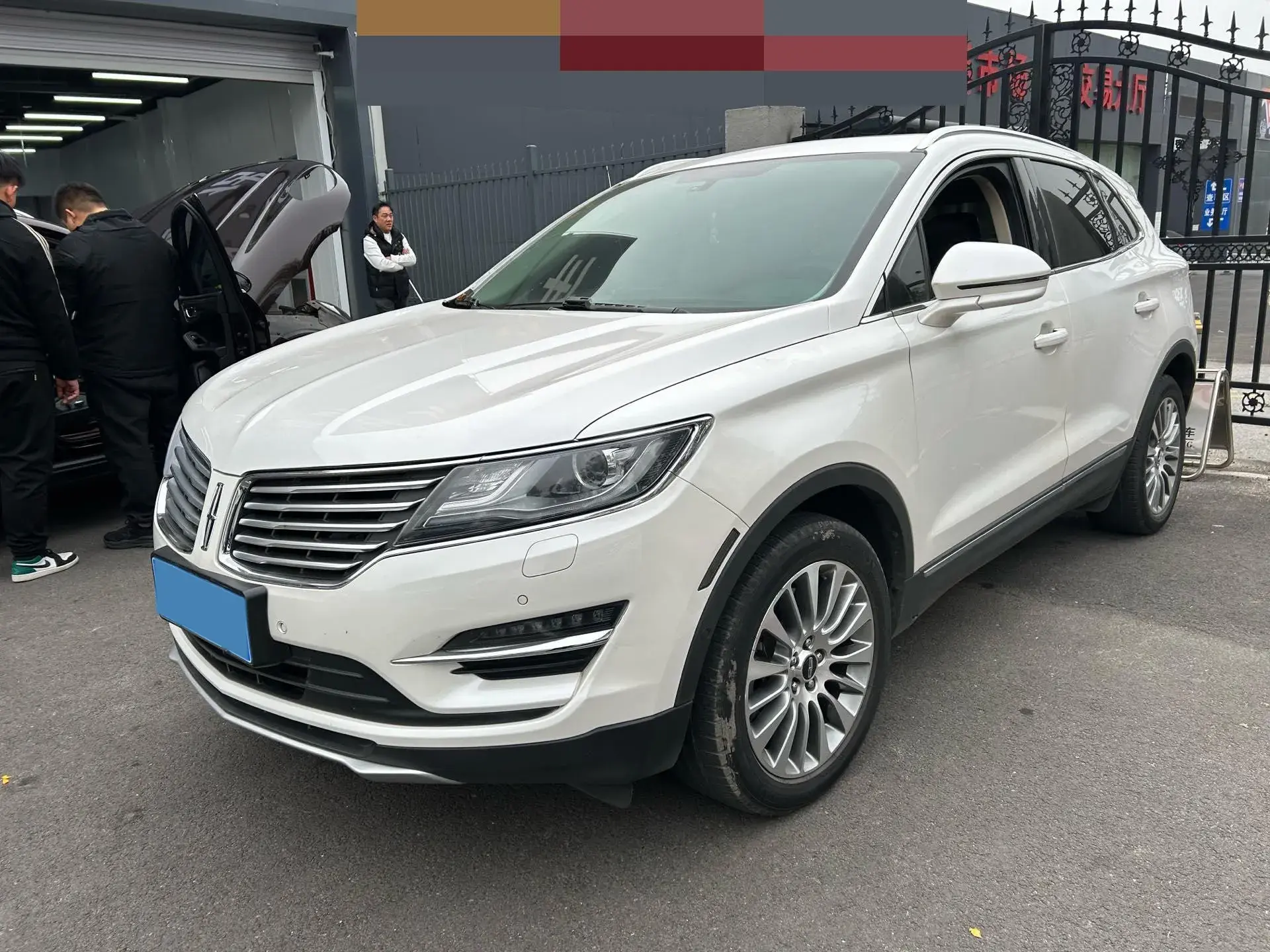 2017 LINCOLN MKC view 1
