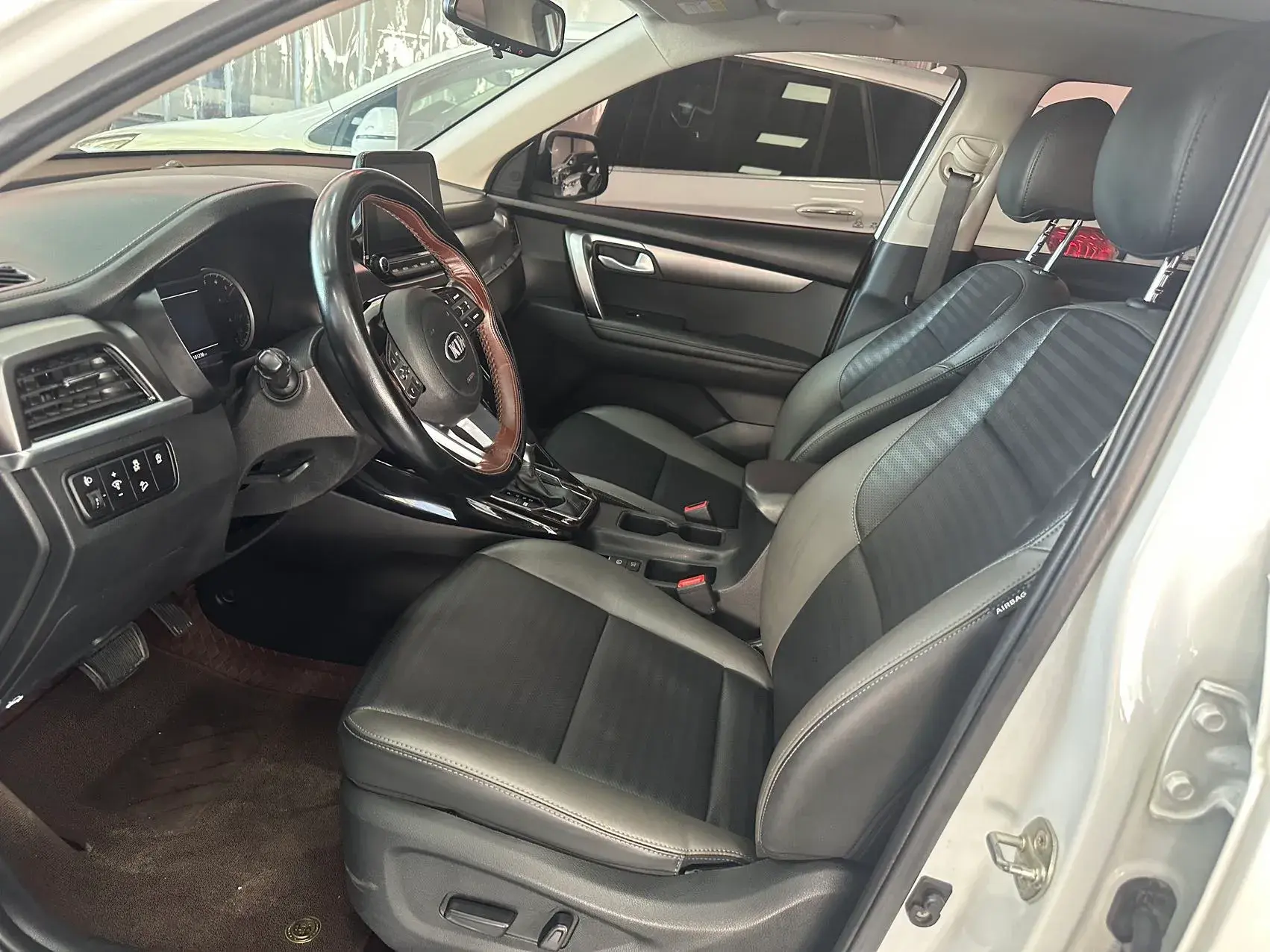 2018 KIA SPORTAGE thumbnail 4