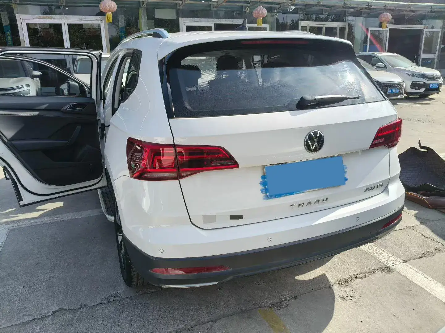 2021 VOLKSWAGEN THARU thumbnail 2