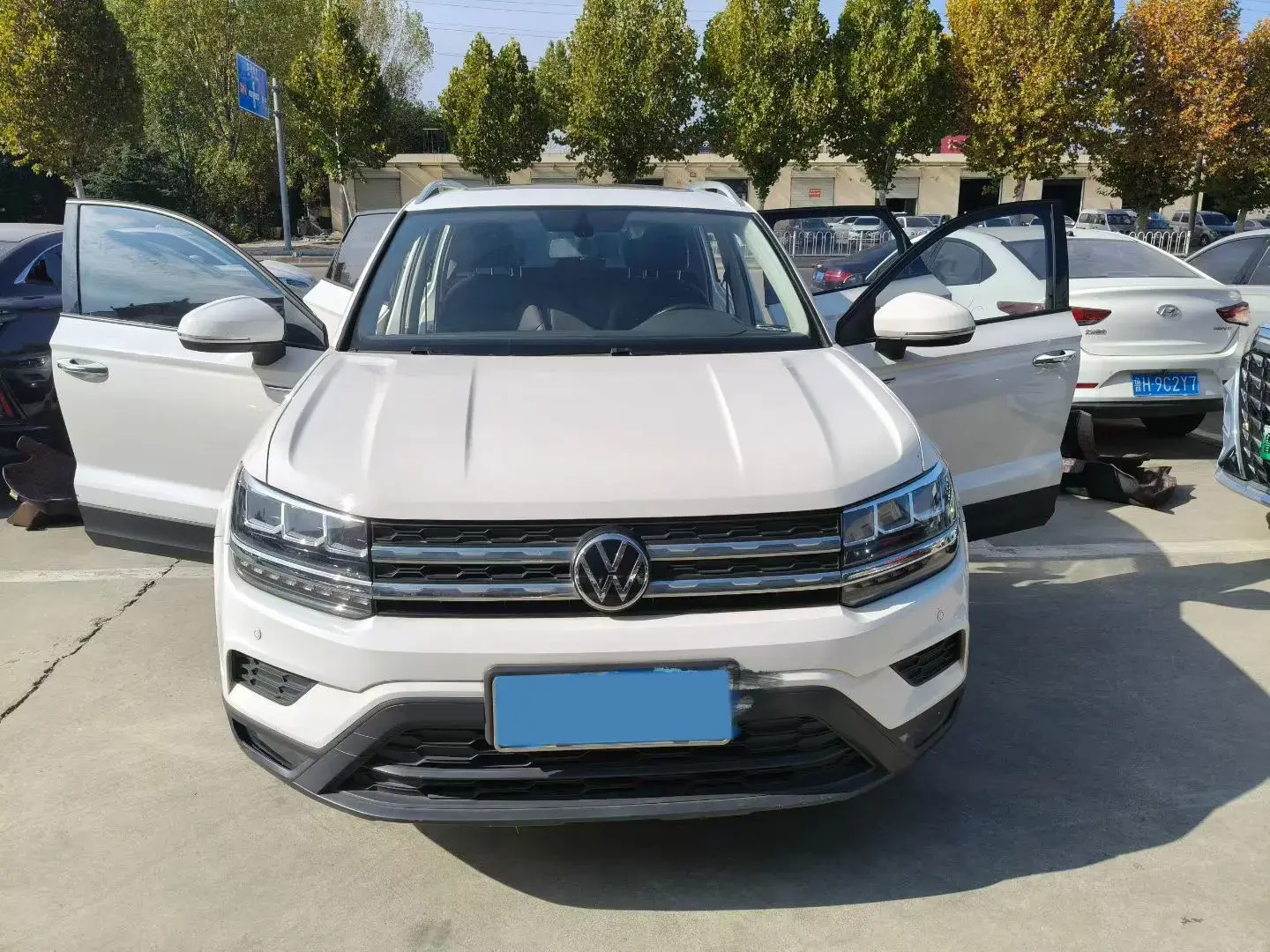 2021 VOLKSWAGEN THARU thumbnail 3