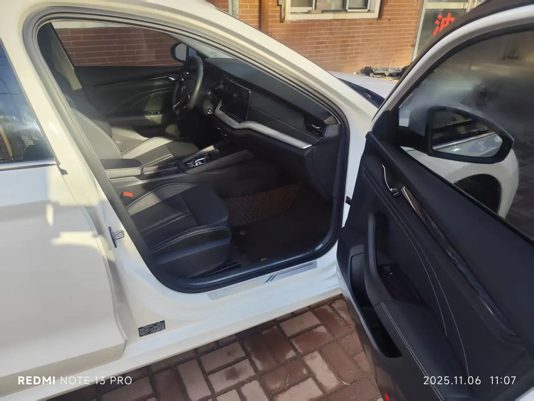 2021 SKODA OCTAVIA thumbnail 3