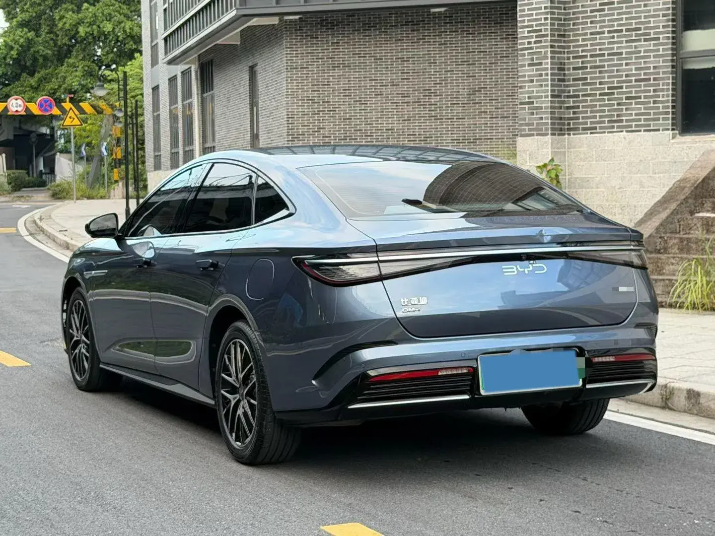 2025 BYD SEAL07 thumbnail 3