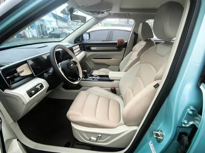 2023 GEELY ICON thumbnail 2