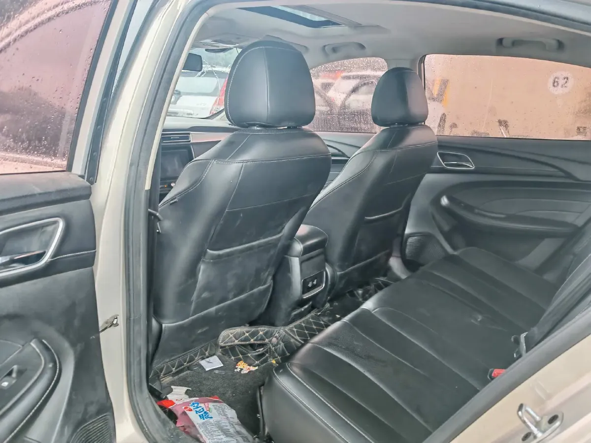 2019 Roewe i5 1.5L 120HP L4 5MT,autocango,china used car exporter,china ev exporter,chinese used car exporter,chinese used ev exporter