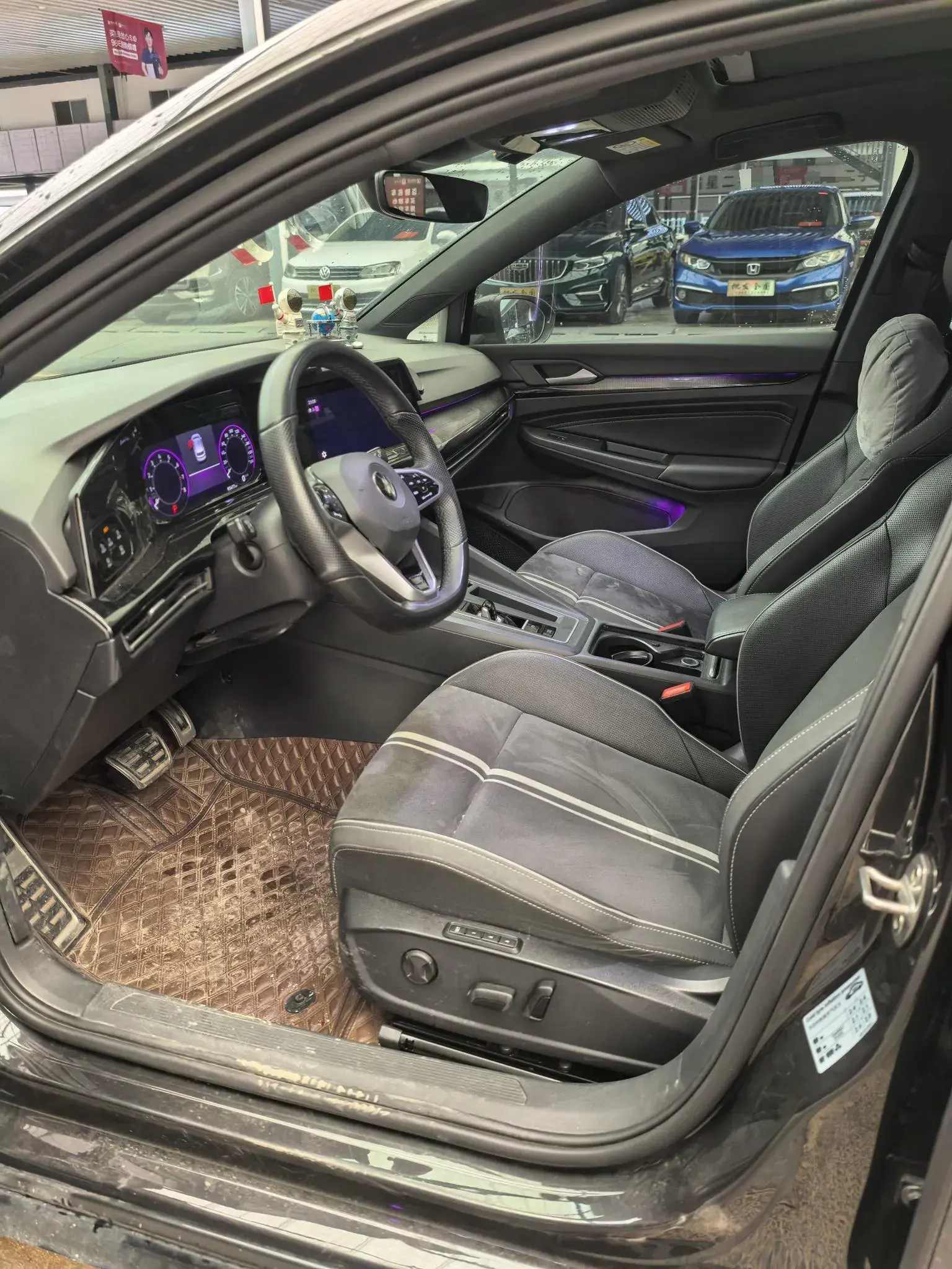 2021 VOLKSWAGEN GOLF thumbnail 2