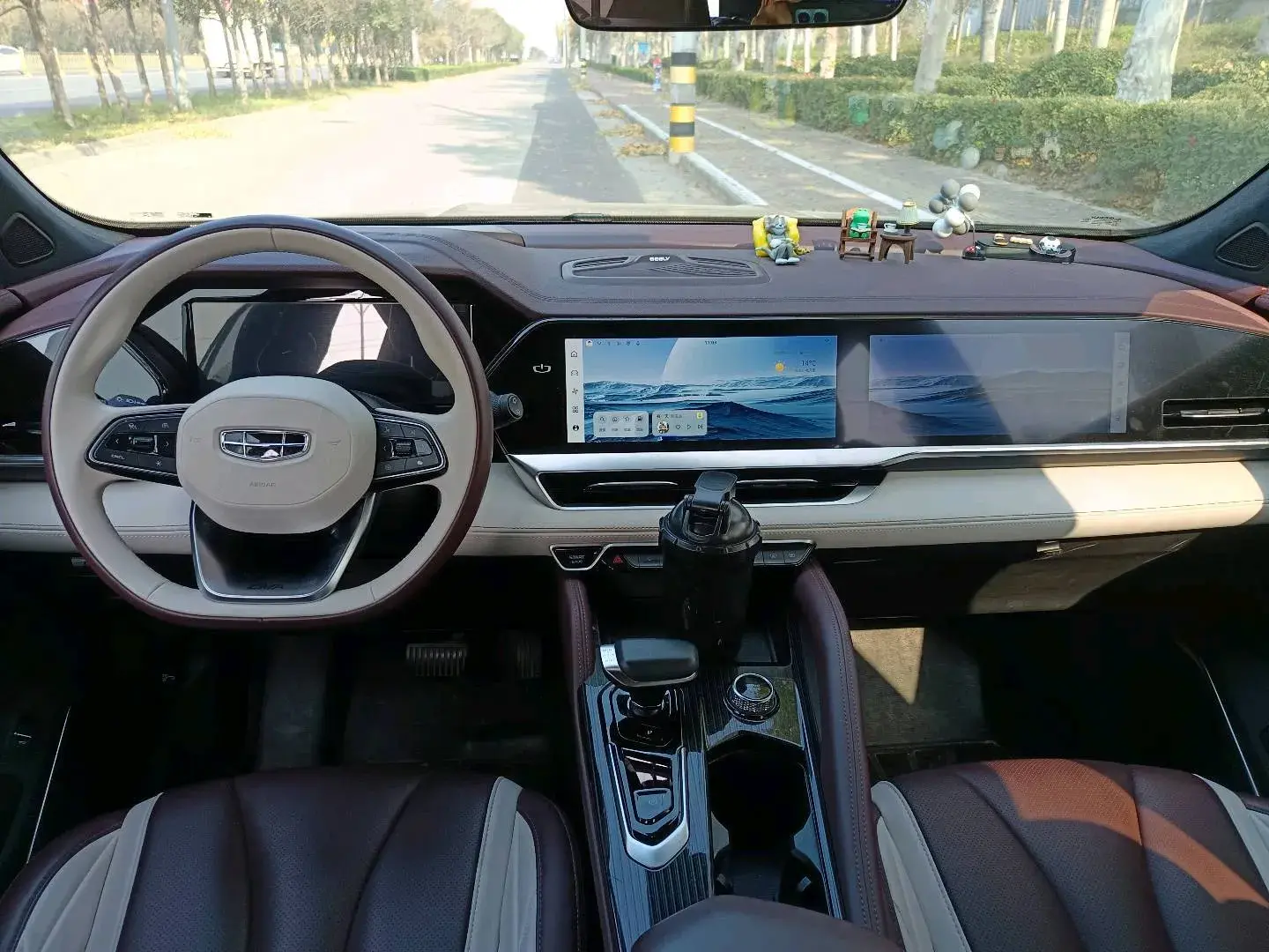 2021 GEELY MONJARO thumbnail 4