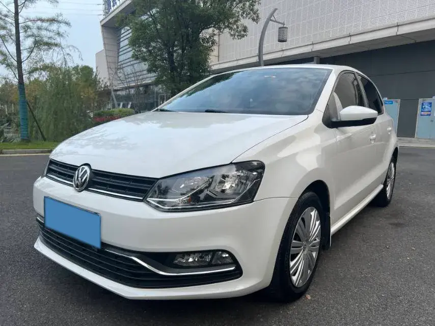 2018 VOLKSWAGEN POLO view 1
