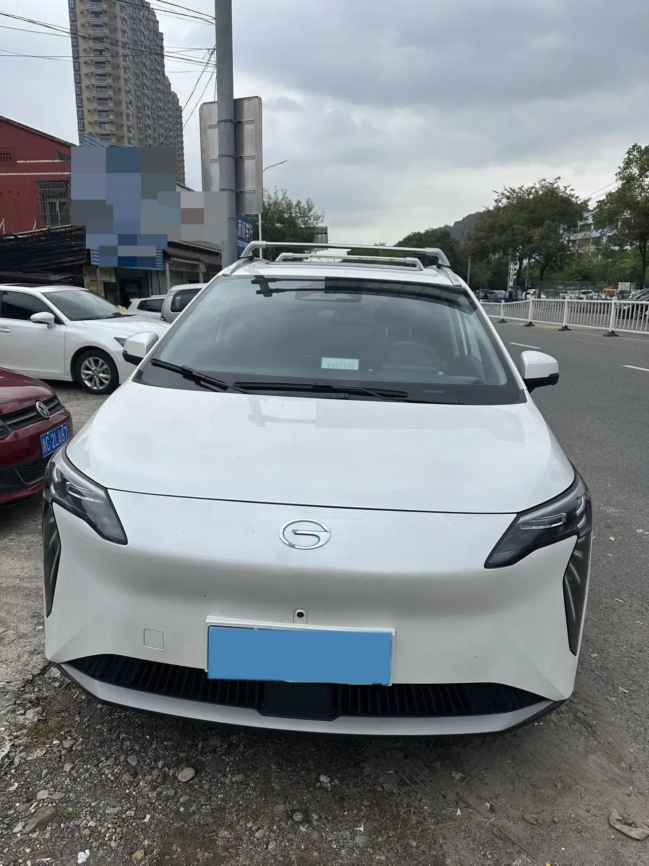 2023 AION Y thumbnail 2