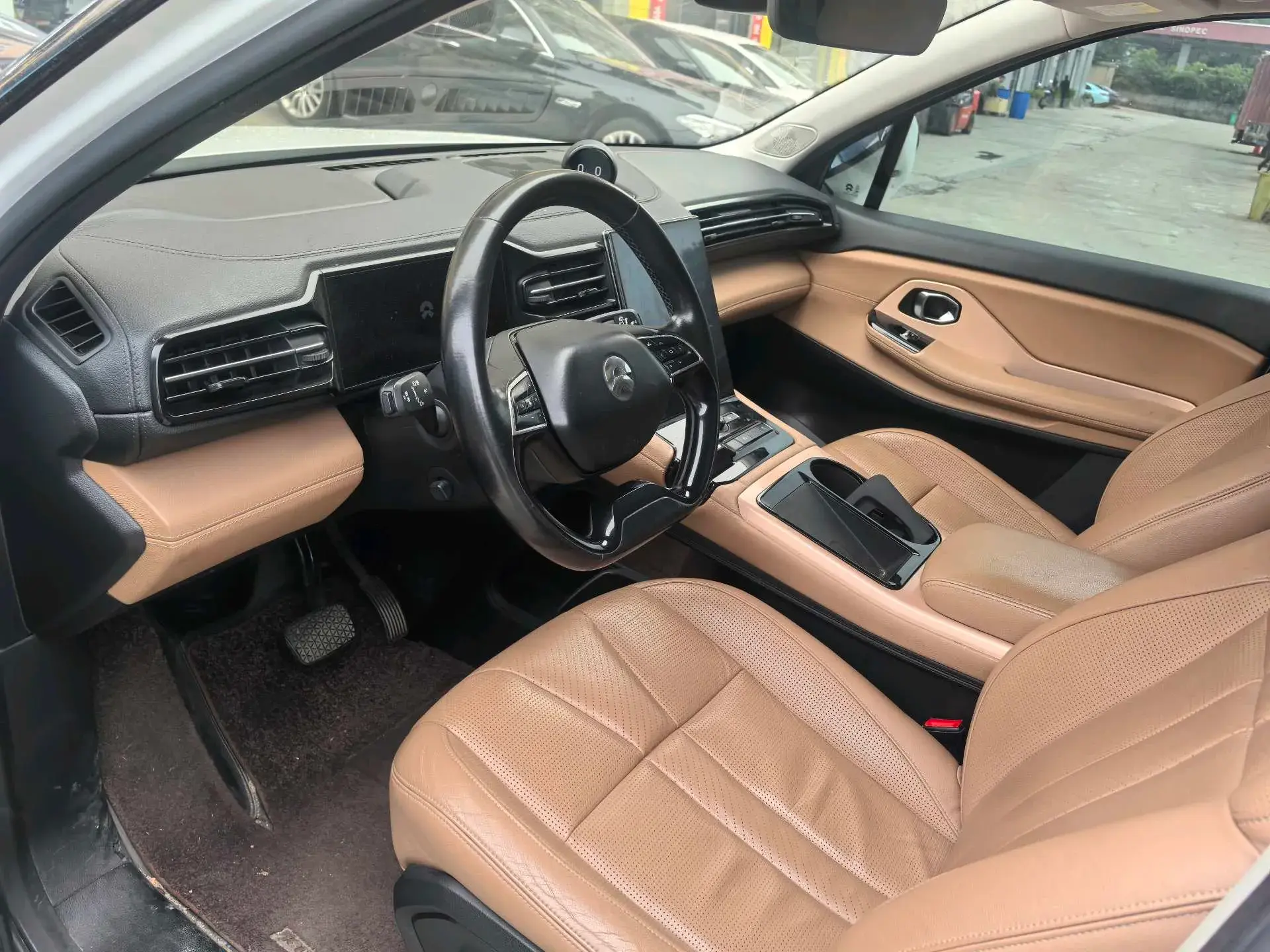 2018 NIO ES8 thumbnail 2