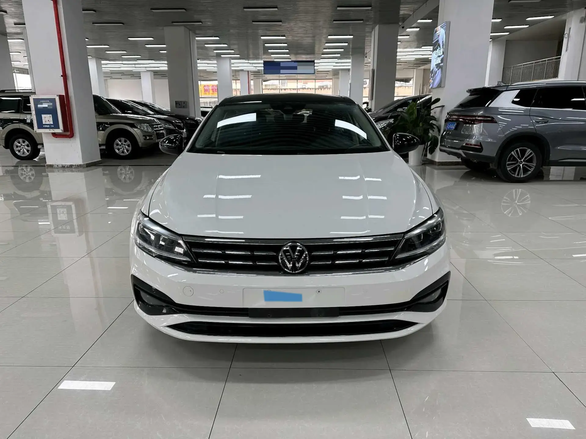 2019 VOLKSWAGEN LAMANDO thumbnail 2
