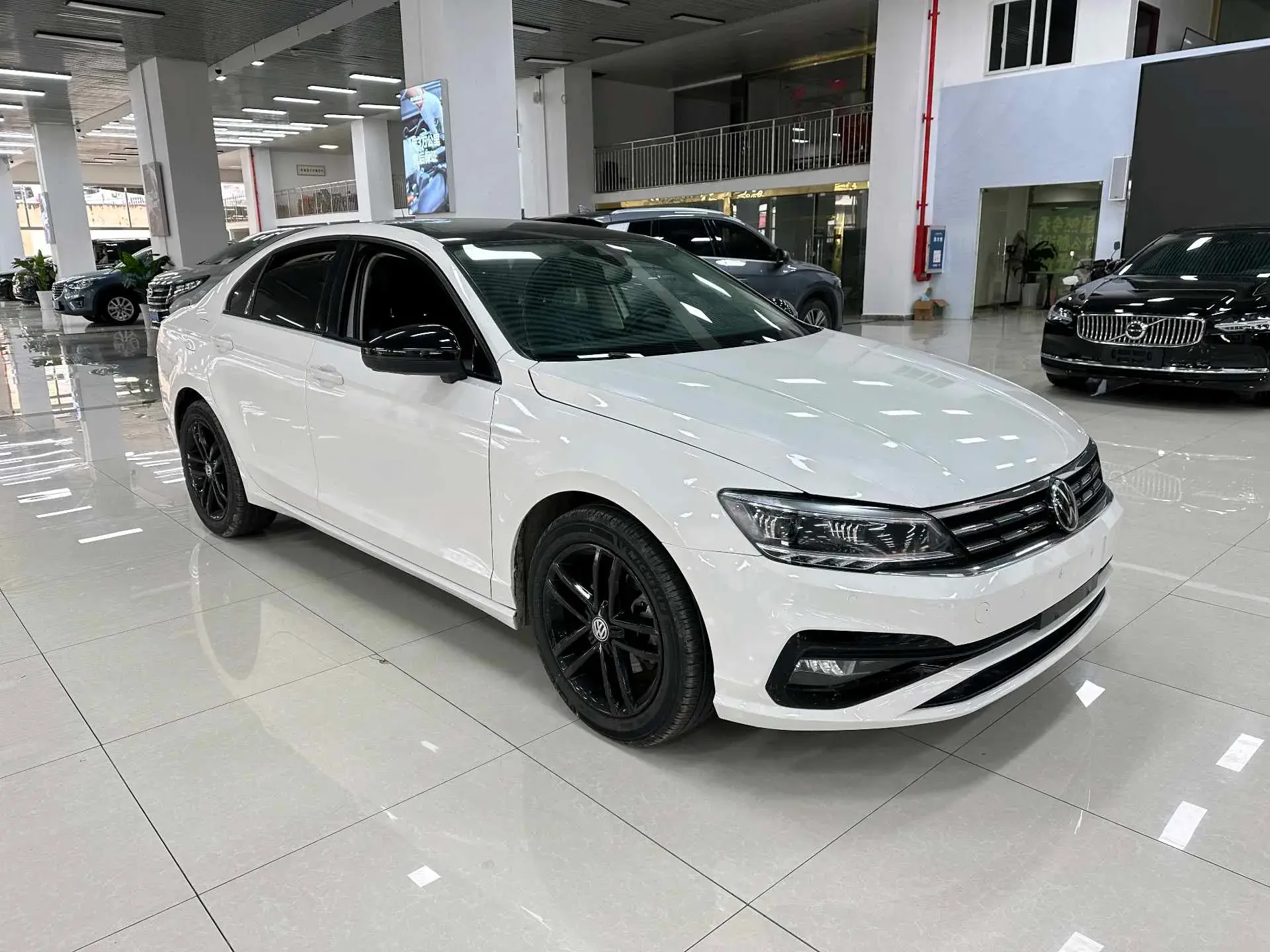 2019 VOLKSWAGEN LAMANDO thumbnail 3