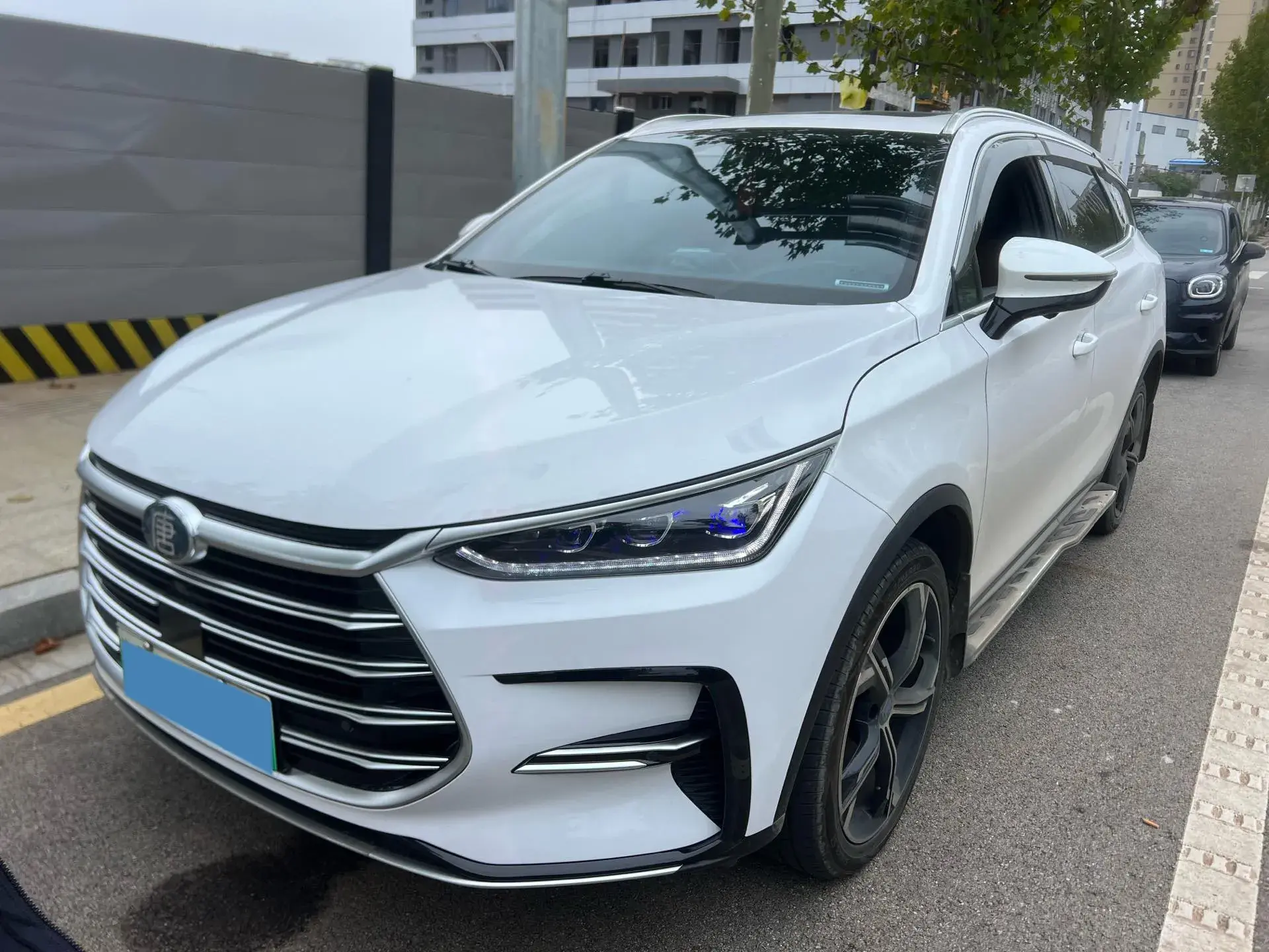 2021 BYD TANG view 1