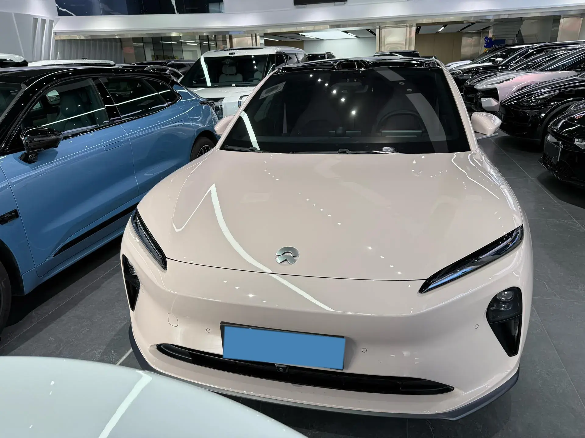 2022 NIO ET5 thumbnail 2