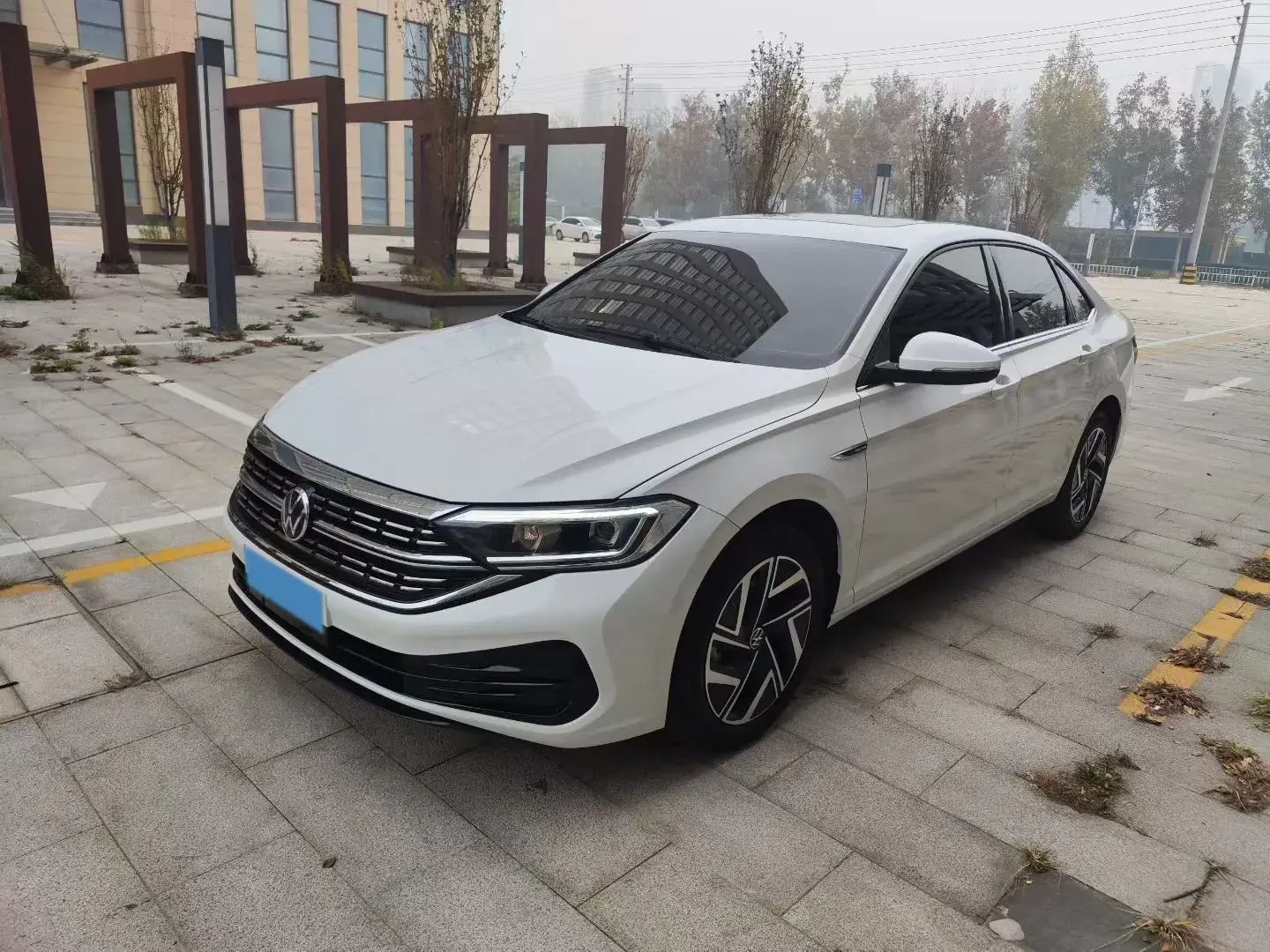 2023 VOLKSWAGEN SAGITAR view 1