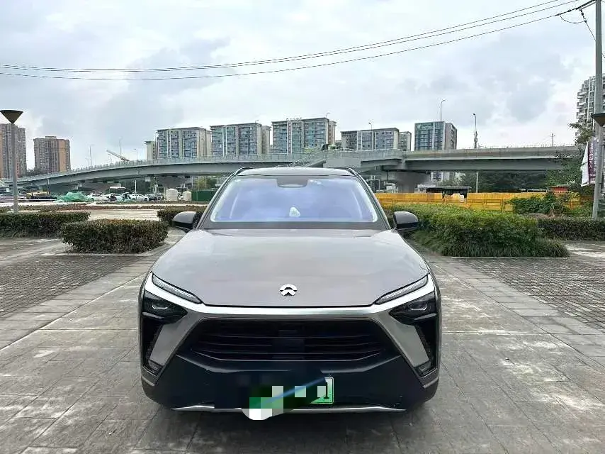 2020 NIO ES8 thumbnail 2