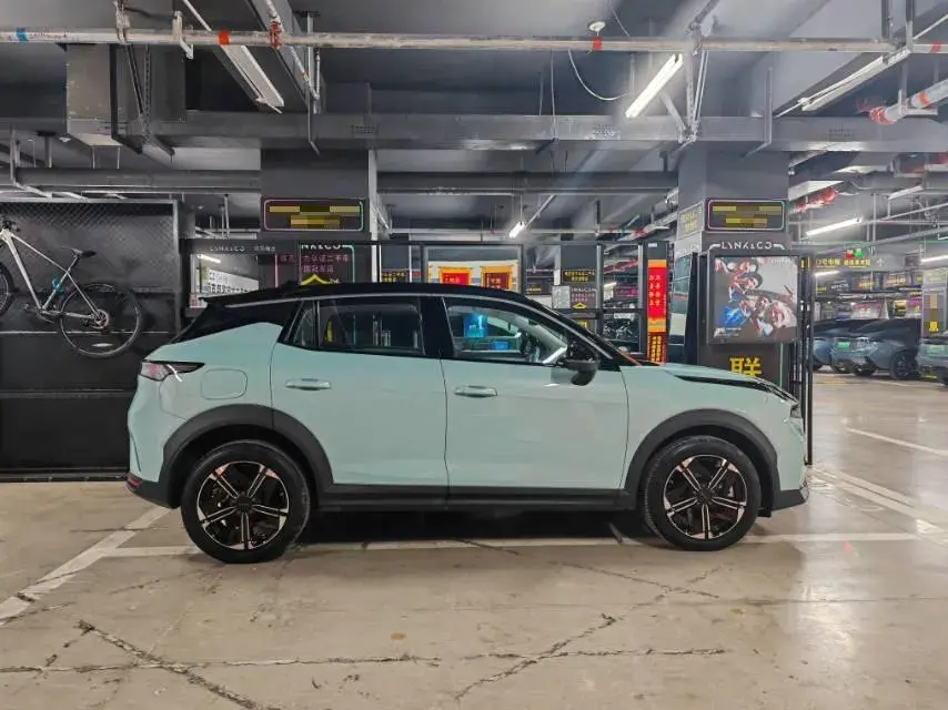 2023 LYNK&CO 06 thumbnail 4