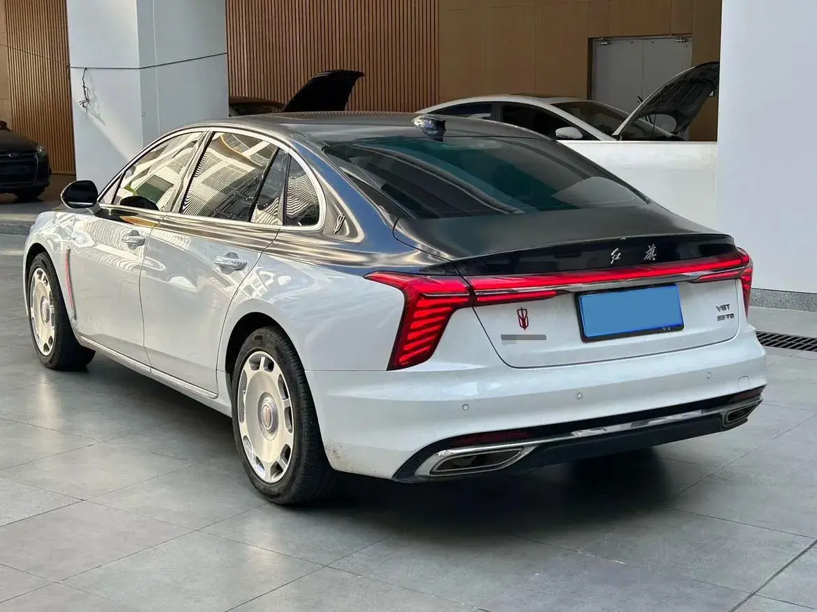 2024 HONGQI H5 thumbnail 3