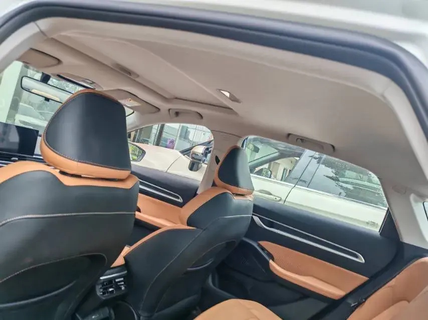 2023 GEELY EMGRAND thumbnail 4