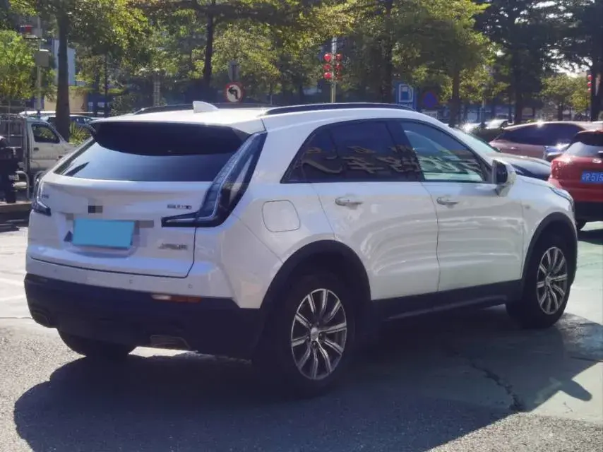 2020 CADILLAC XT4 thumbnail 3