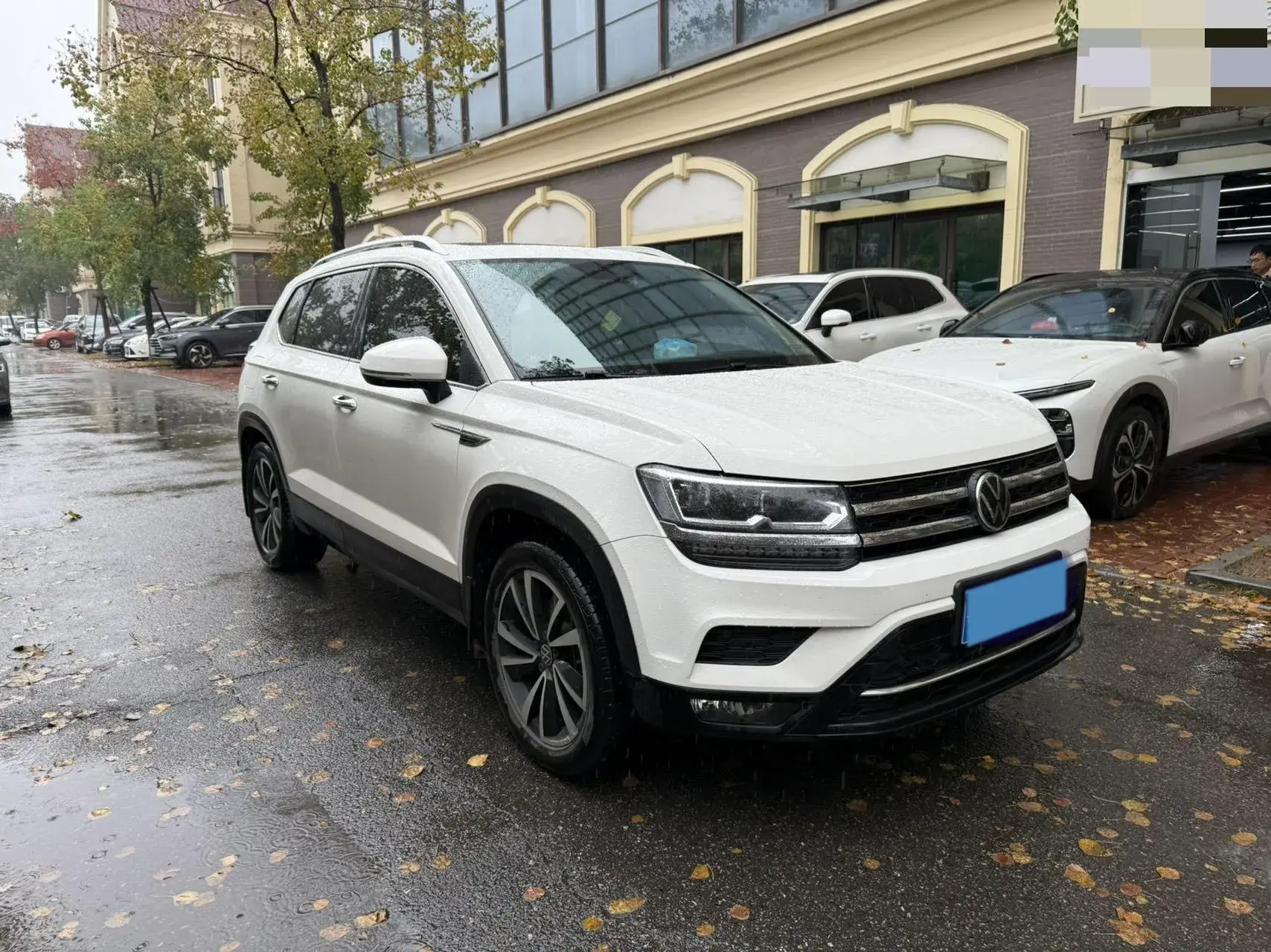 2021 VOLKSWAGEN THARU thumbnail 3