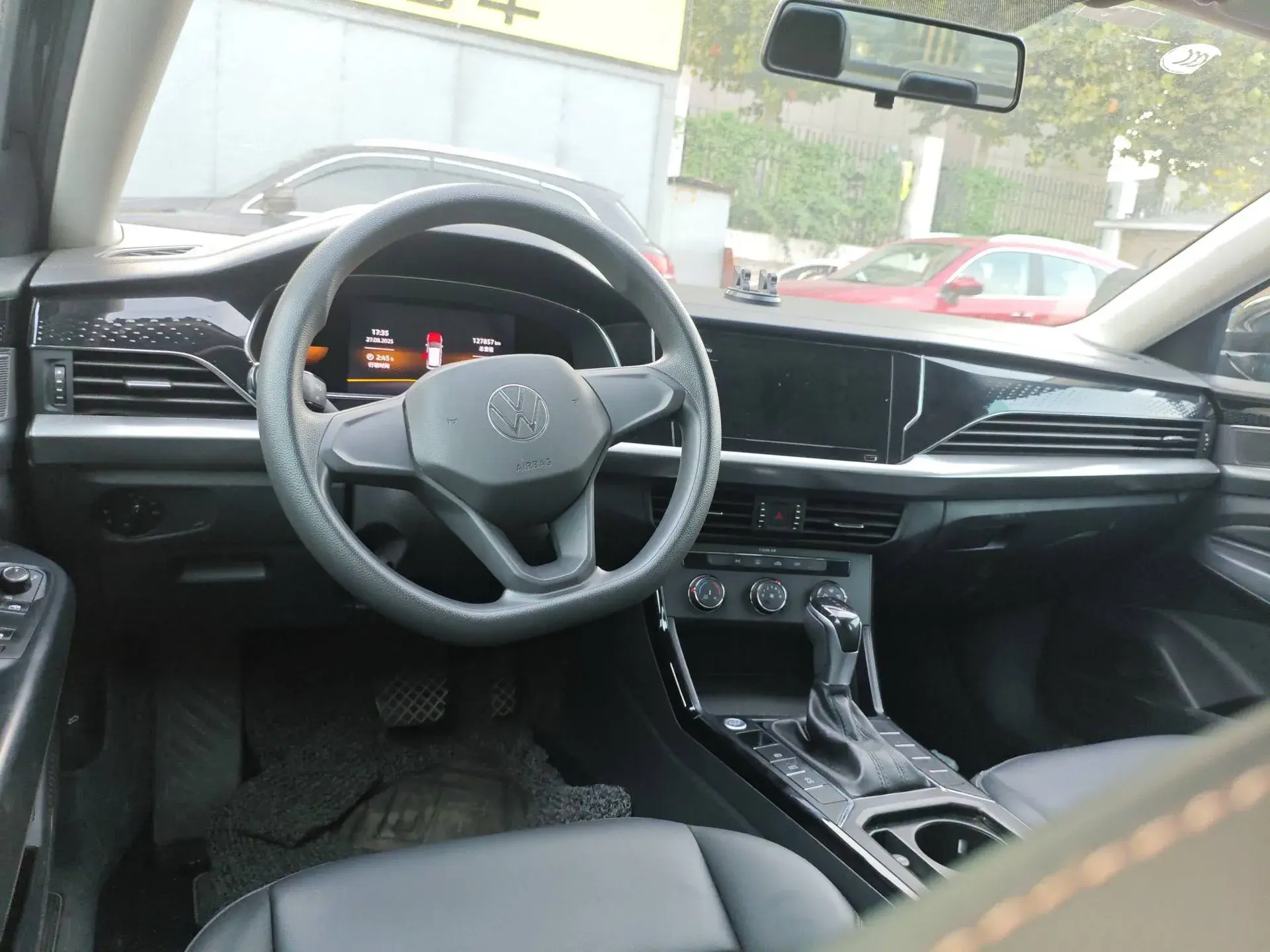 2022 VOLKSWAGEN PASSAT thumbnail 2