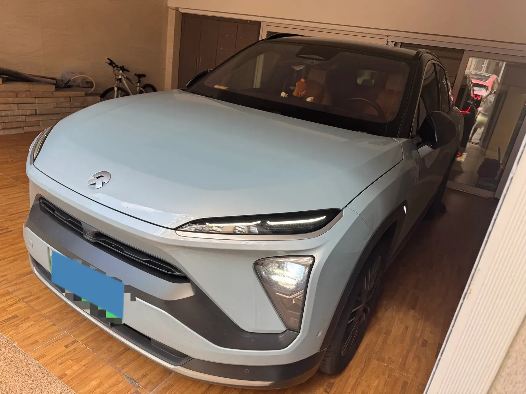 2020 NIO ES6 view 1