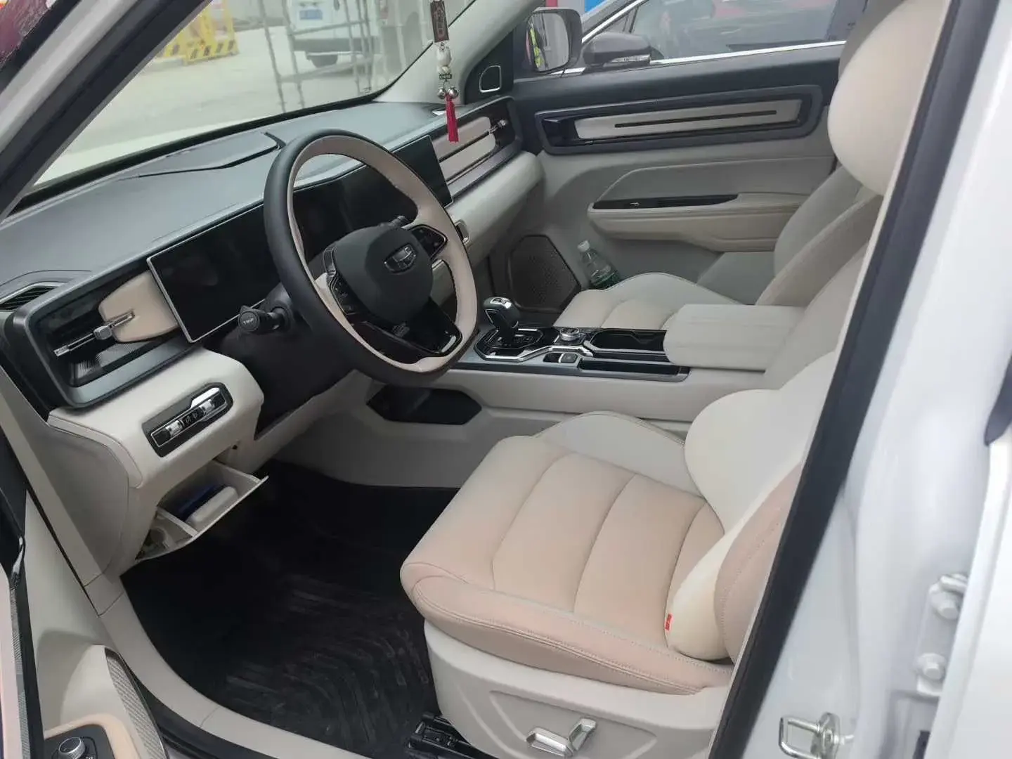 2023 GEELY ICON thumbnail 4