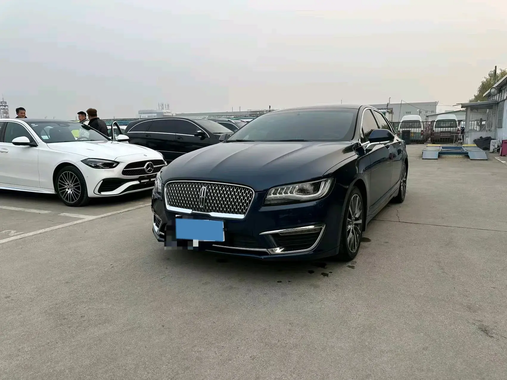 2017 LINCOLN MKZ view 1