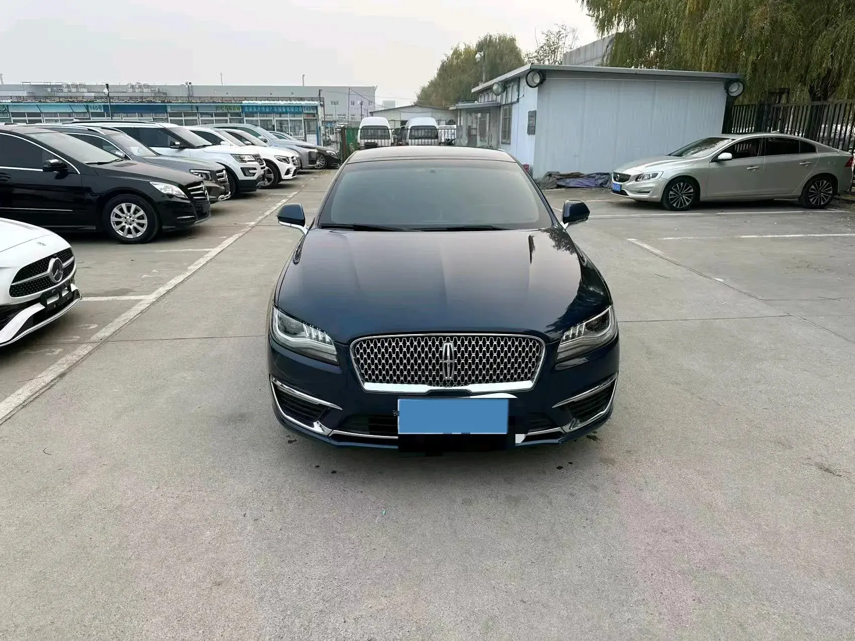 2017 LINCOLN MKZ thumbnail 3