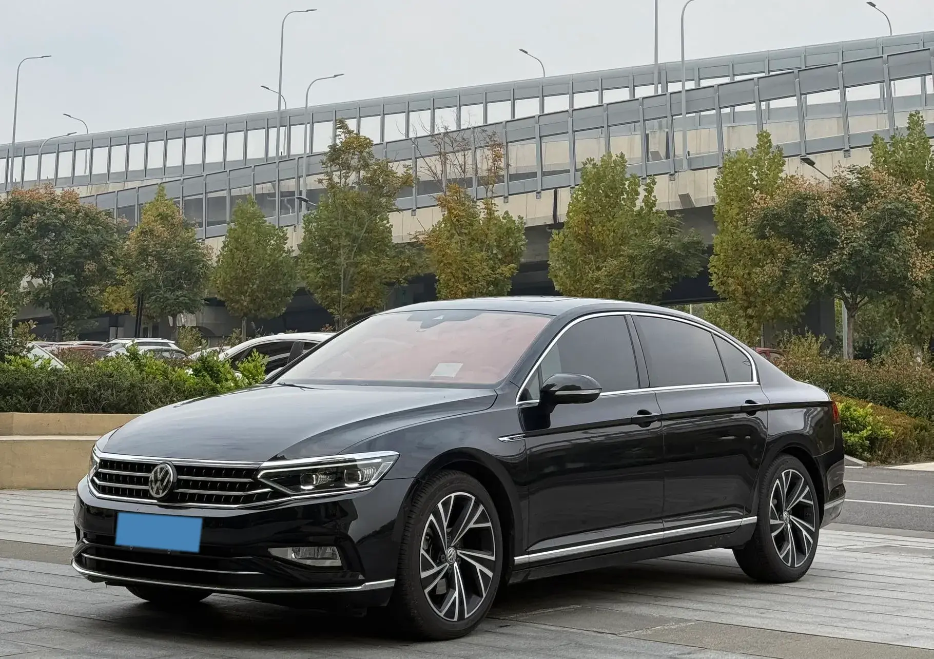 2020 VOLKSWAGEN MAGOTAN view 1