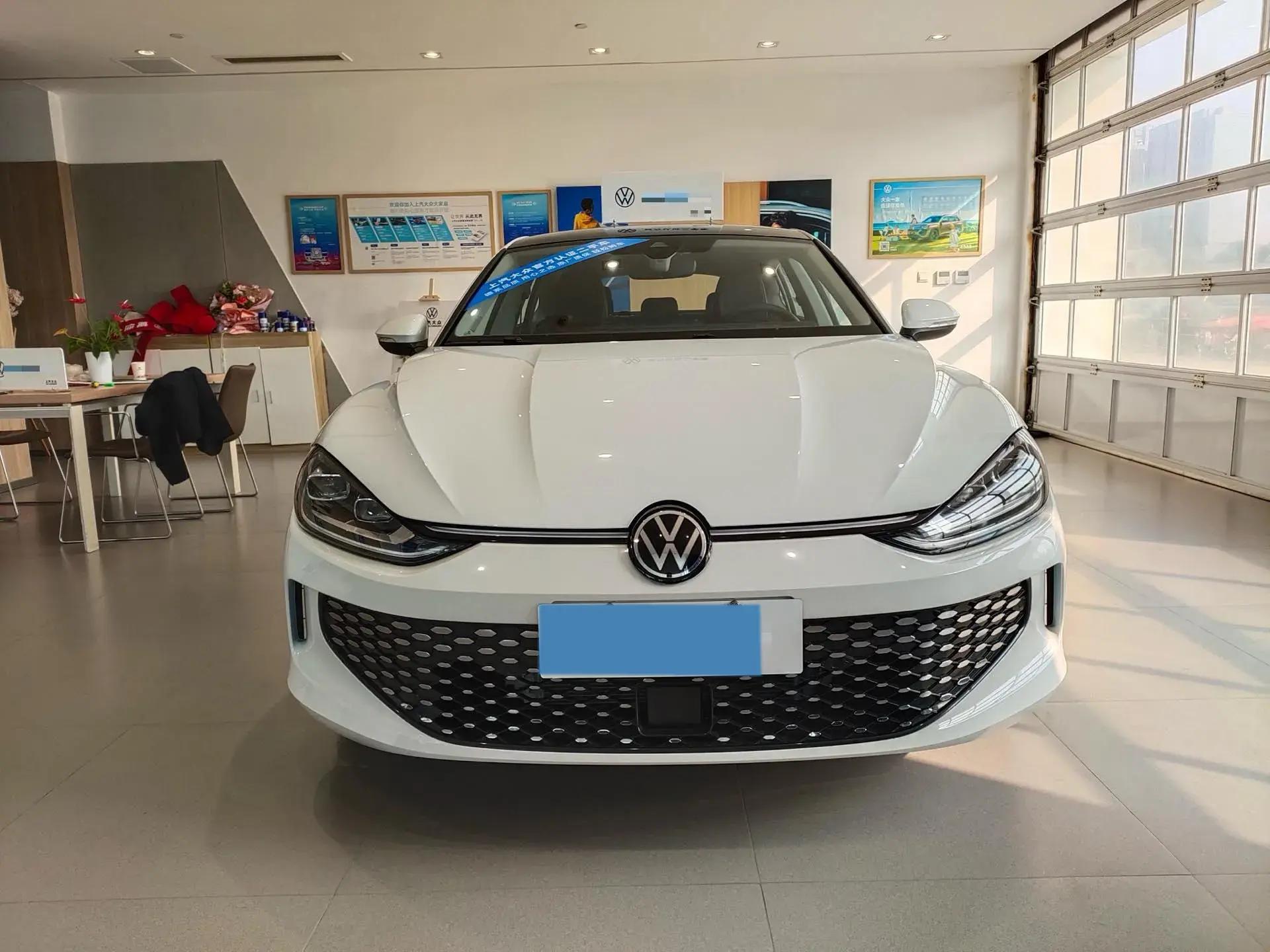 2024 VOLKSWAGEN LAMANDO thumbnail 2