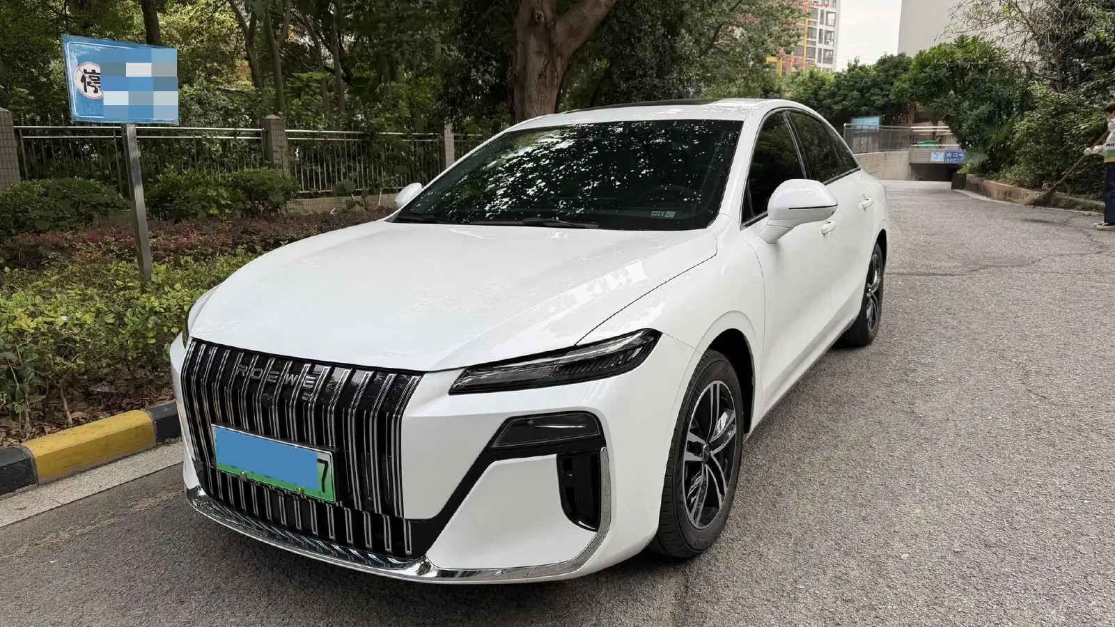 2025 Roewe M7 DMH 1.5L 112HP L4 1DHT PHEV