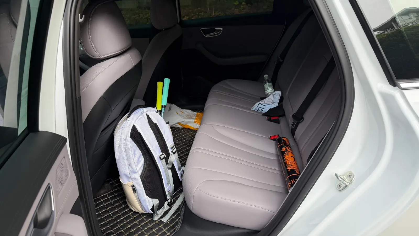 2025 Roewe M7 DMH 1.5L 112HP L4 1DHT PHEV,autocango,china used car exporter,china ev exporter,chinese used car exporter,chinese used ev exporter