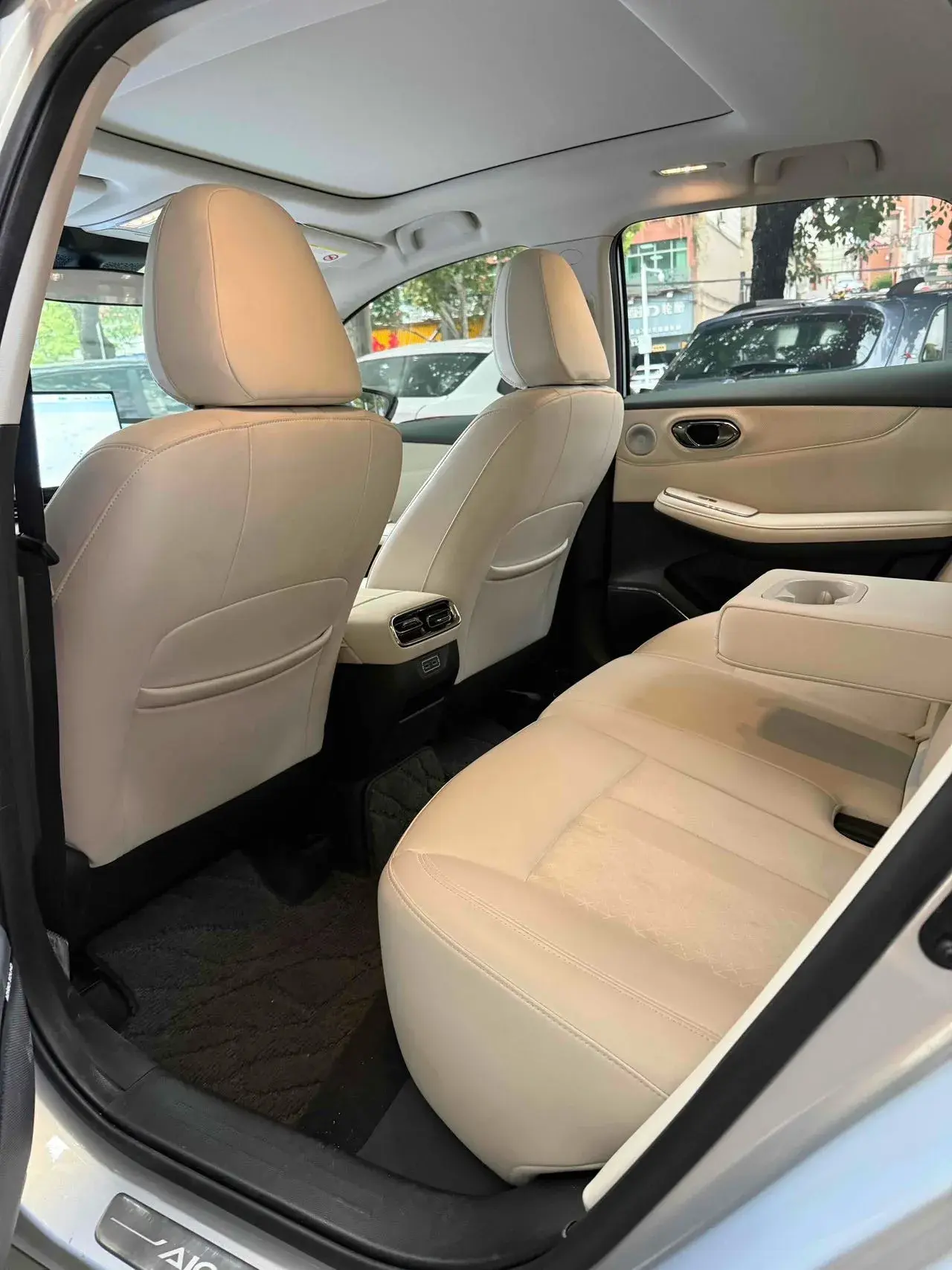 2024 AION AION thumbnail 4