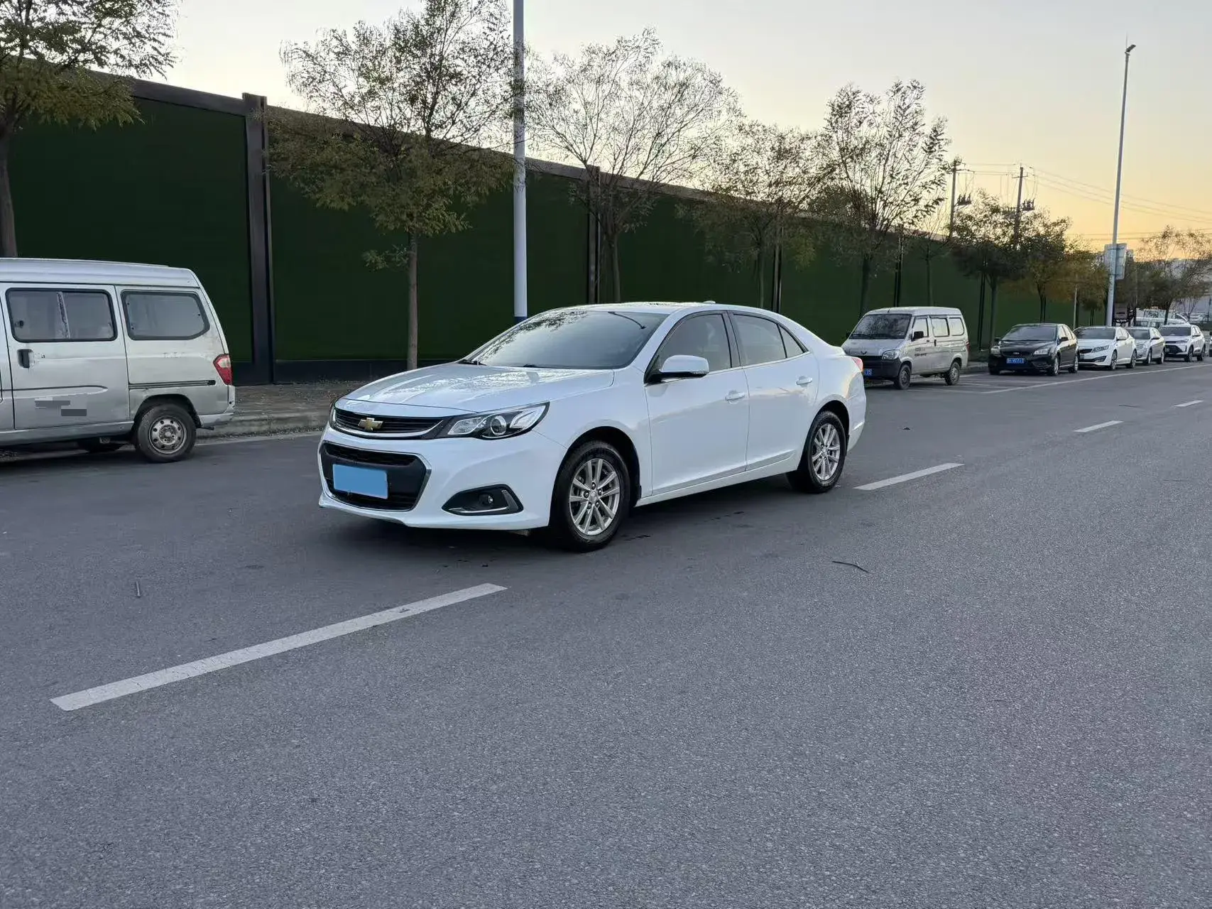 2018 CHEVROLET MALIBU view 1