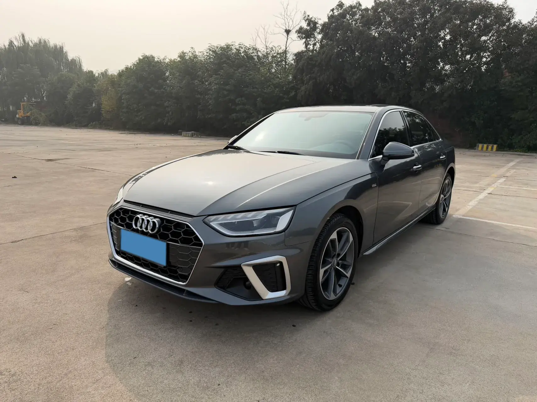 2020 AUDI A4L view 1