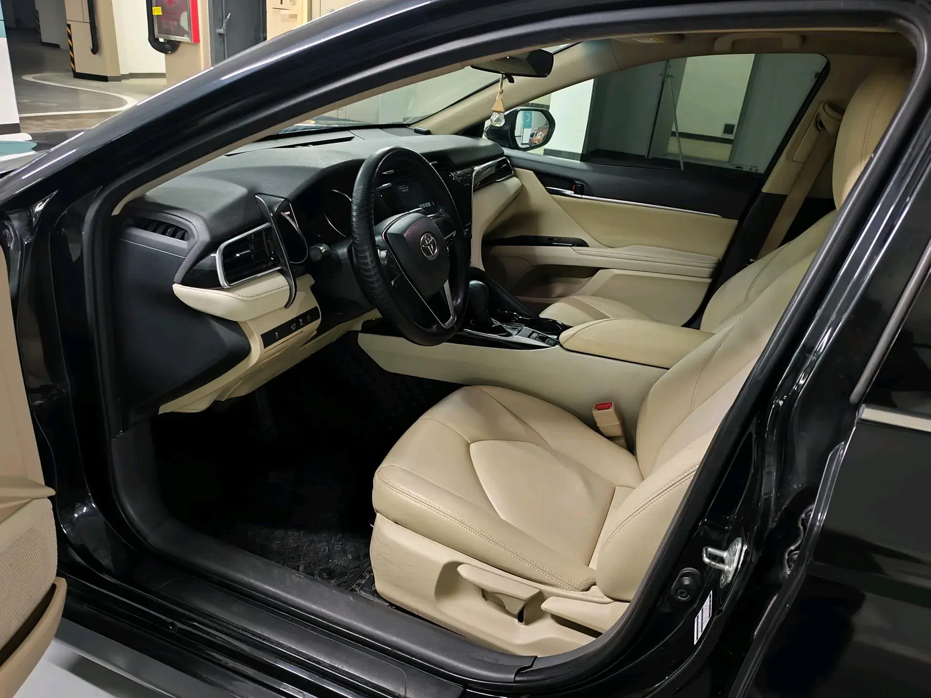 2019 TOYOTA CAMRY thumbnail 4