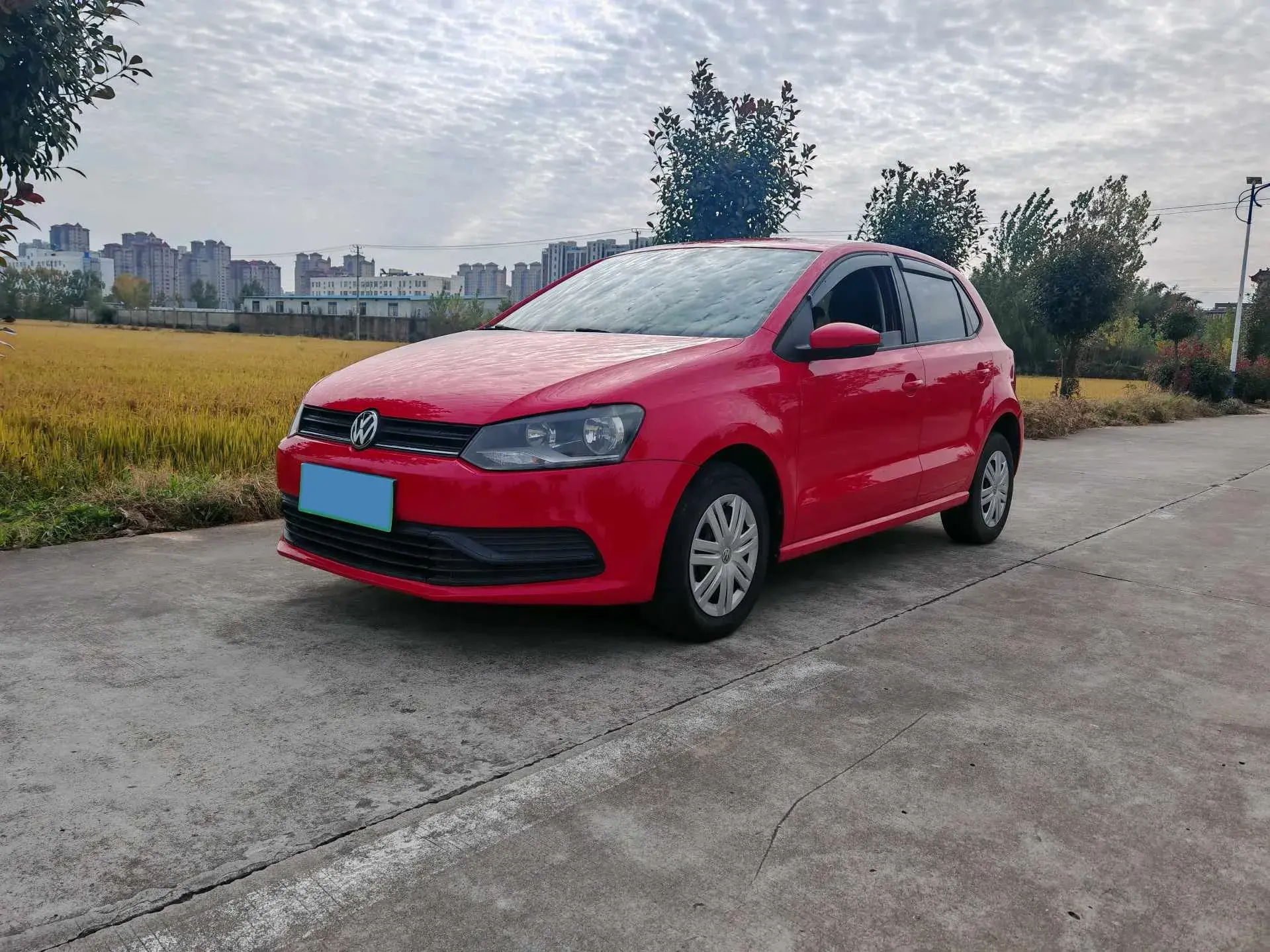 2016 VOLKSWAGEN POLO view 1